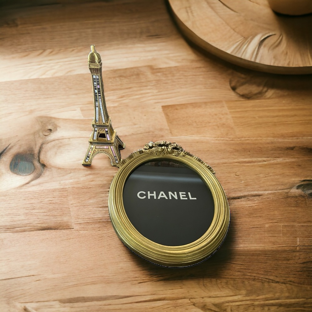 This beauty can be multi-functional as wall decor or perfume tray.